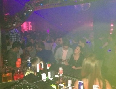 JoU Tarrat dj en sessio al Paparazzi Girona
